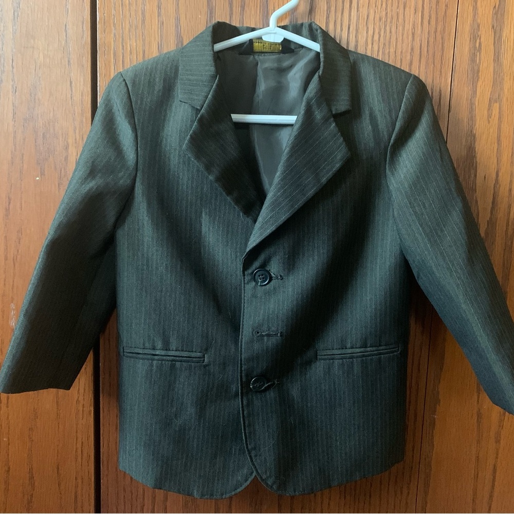 Boys’ Size 4, grey, light pinstripe sport jacket